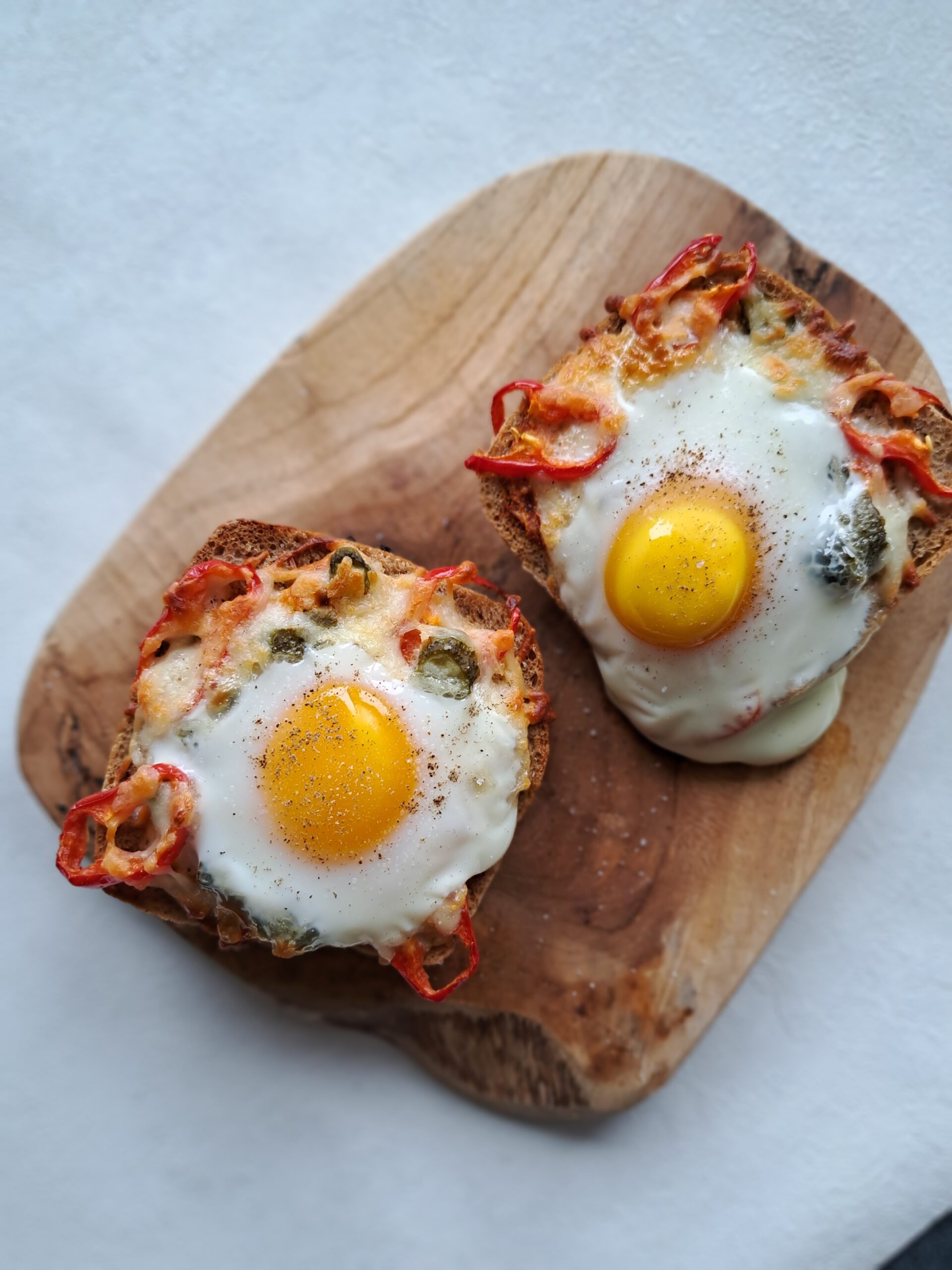 Paprykowe tosty z jajkiem